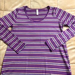 LuLaRoe long-sleeved Lynnae shirt.